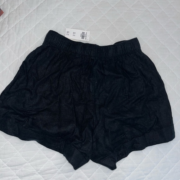 - Abercrombie & Fitch Linen shorts - Picture 2 of 3